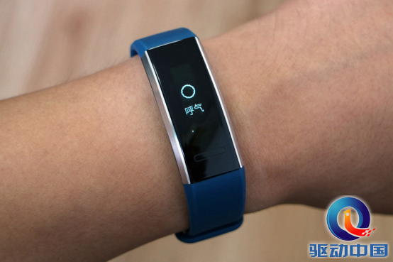 华为运动手环使用方法是什么，华为运动手环怎样使用（华为运动手环上手体验）