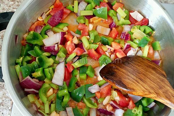 西班牙海鲜饭的做法，西班牙海鲜饭的做法图片（西班牙海鲜饭）