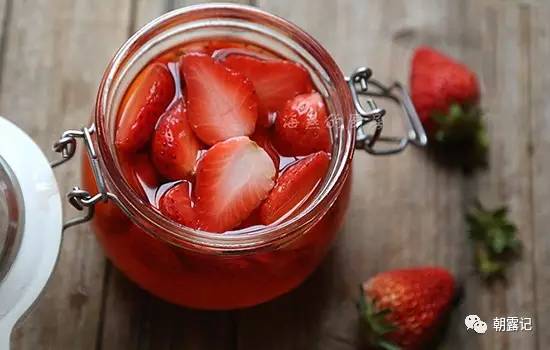 冷冻树莓怎么吃，冷冻树莓可以直接吃么（网红美食思慕雪的自制方法）