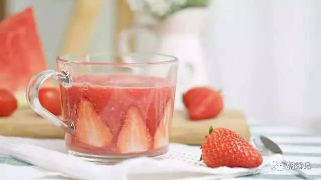 冷冻树莓怎么吃，冷冻树莓可以直接吃么（网红美食思慕雪的自制方法）