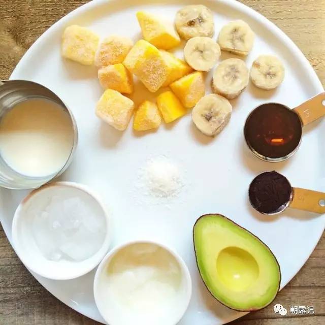 冷冻树莓怎么吃，冷冻树莓可以直接吃么（网红美食思慕雪的自制方法）