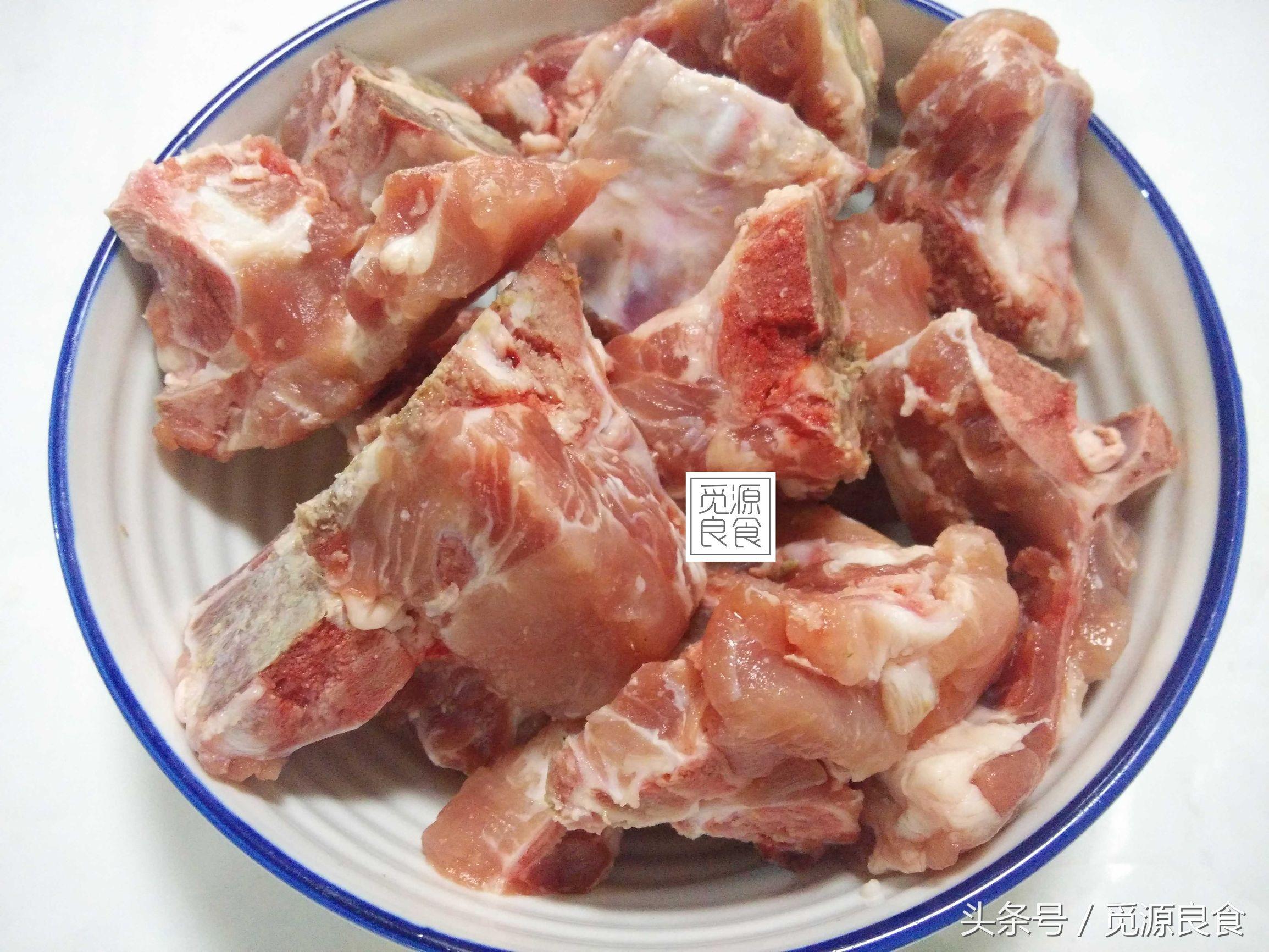 龙骨为什么比排骨便宜，龙骨为什么比排骨便宜很多（搭配莲藕或者萝卜老幼皆宜、清单营养）
