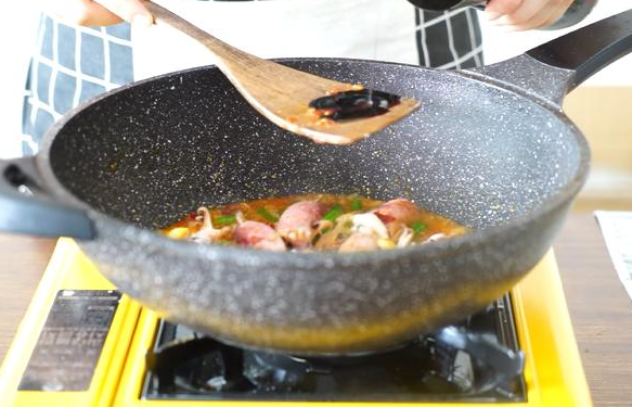 海兔子怎么做好吃，海兔怎么做好吃（辣炒海兔比红烧的好吃）