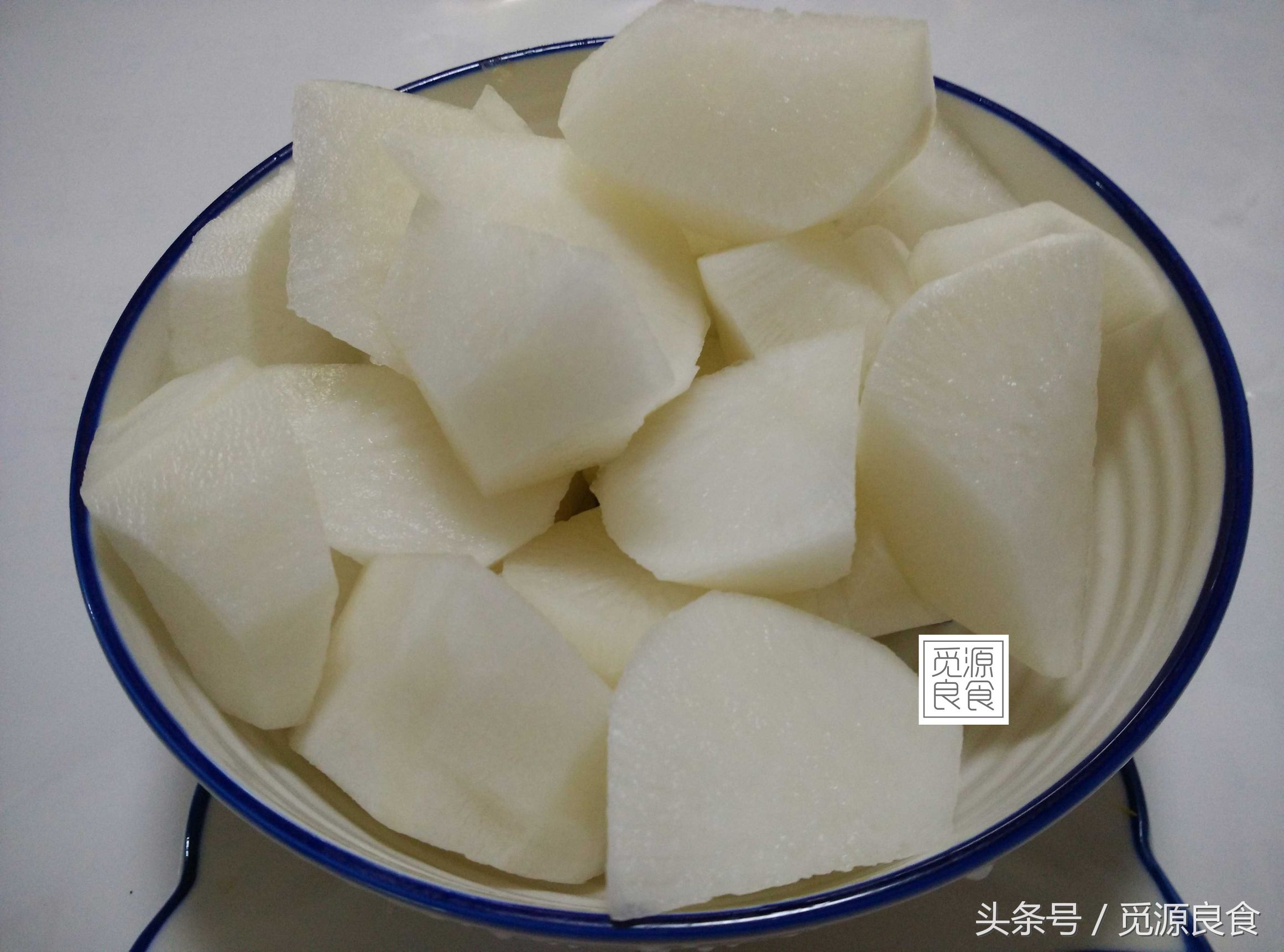 龙骨为什么比排骨便宜，龙骨为什么比排骨便宜很多（搭配莲藕或者萝卜老幼皆宜、清单营养）