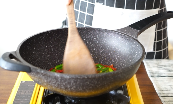 海兔子怎么做好吃，海兔怎么做好吃（辣炒海兔比红烧的好吃）