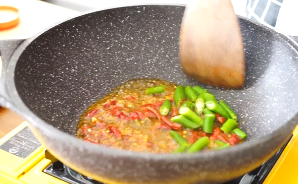 海兔子怎么做好吃，海兔怎么做好吃（辣炒海兔比红烧的好吃）