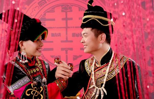 独龙族有什么风俗习惯，独龙族的风俗有哪些（蒙古族客人不能坐西炕）