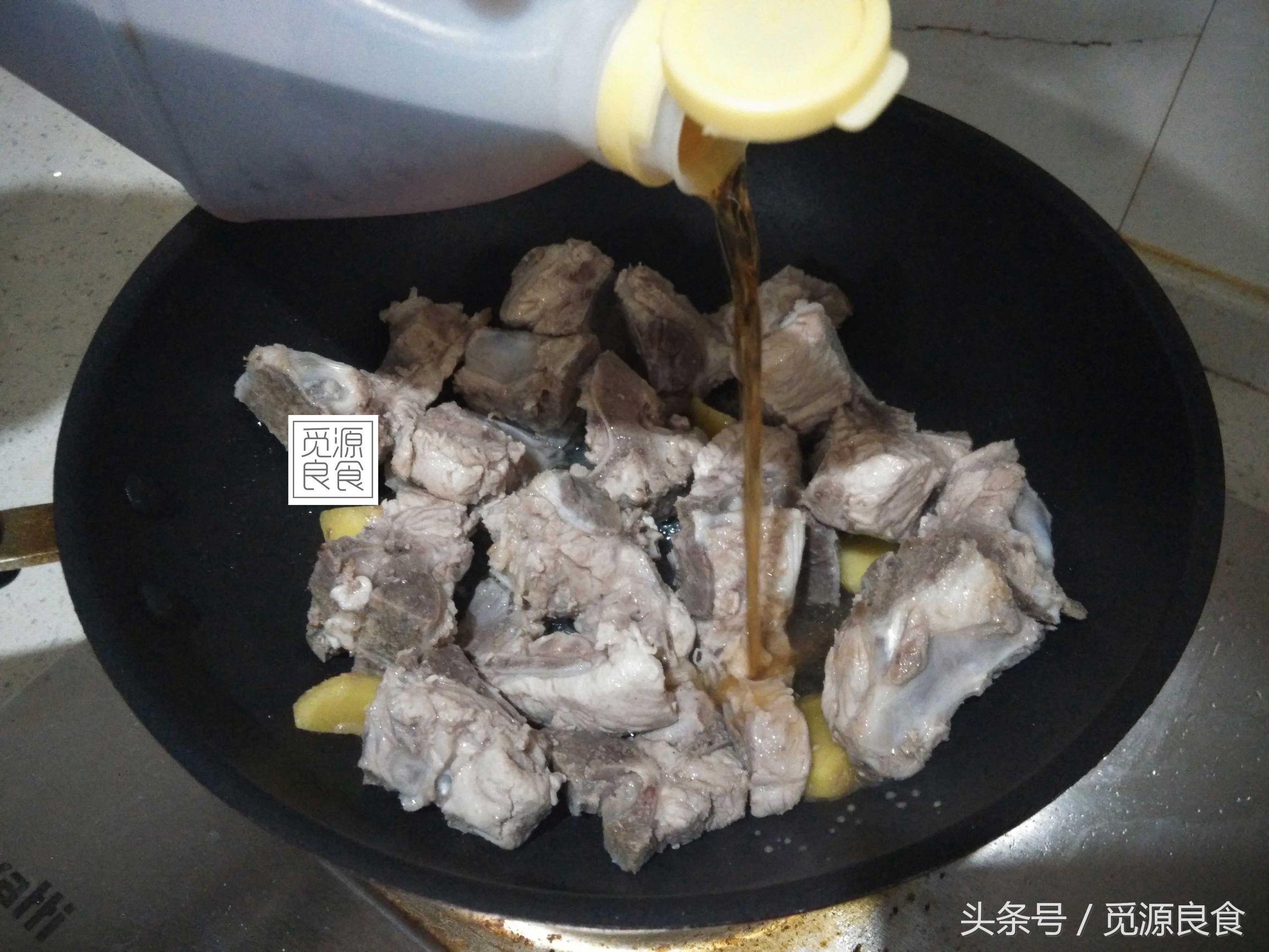 龙骨为什么比排骨便宜，龙骨为什么比排骨便宜很多（搭配莲藕或者萝卜老幼皆宜、清单营养）
