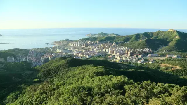 威海最美海岸线在哪里，青岛、威海海岸线哪个长（带你触摸最美夏日时光）