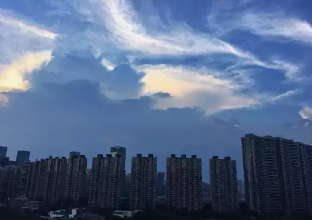 九天开出一成都是李白的哪首诗，九天开出一成都出自李白的哪首诗（李白“九天开出一成都”盛景再现）