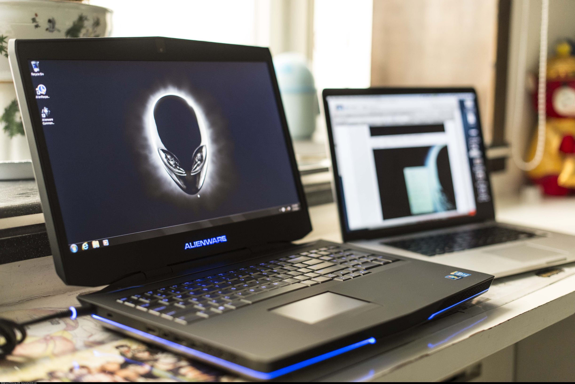 主频、倍频、外频的关系式，主频=外频/倍频。（给大家简单科普下笔记本常见参数）