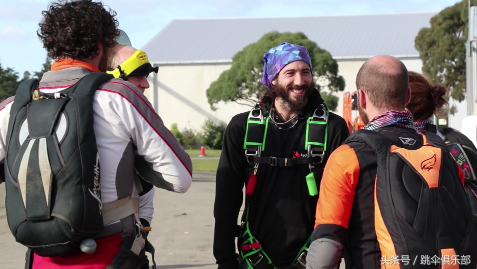 跳伞对身体要求及条件，跳伞对体重要求（说说跳伞必须要懂的8件事）