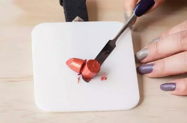 唇釉干了怎么办，口红融化、出汗怎么办