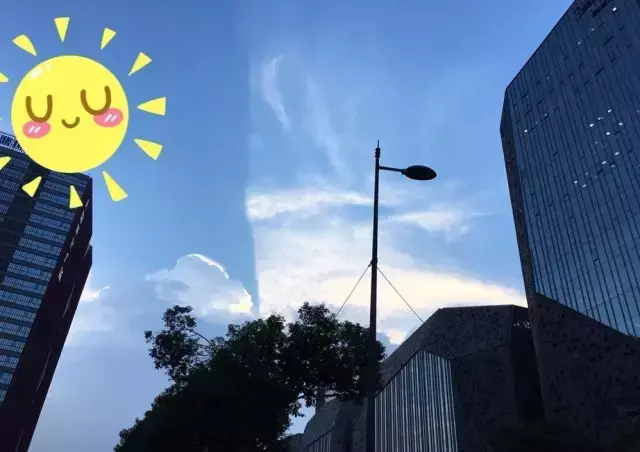 九天开出一成都是李白的哪首诗，九天开出一成都出自李白的哪首诗（李白“九天开出一成都”盛景再现）