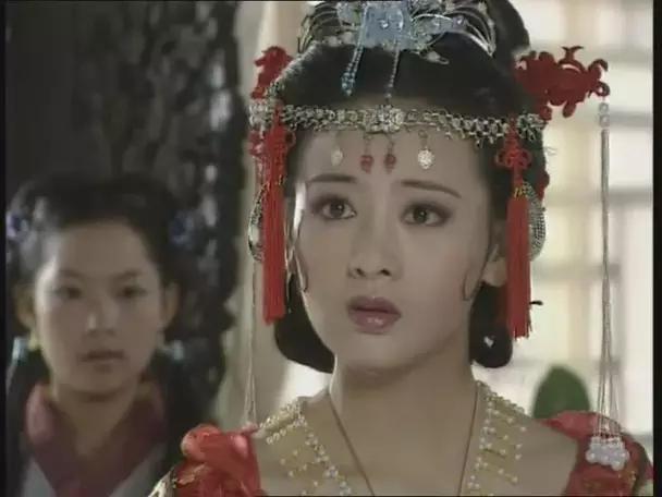 李琳演过的电视剧，小李琳前老公（助任泉开餐厅跟黄奕齐名的她始终不红）