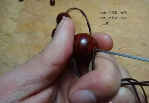 串珠手链怎么打结，佛珠手链打结（有了这个穿珠打结图解）
