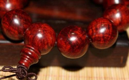佛珠颗数对照表，佛珠35个是啥意思（详解小叶紫檀手串等级划分及对应价位）