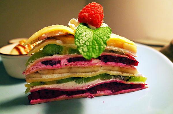 彩虹马卡龙的做法，马卡龙的做法和步骤（新一代疗愈系彩虹甜点）