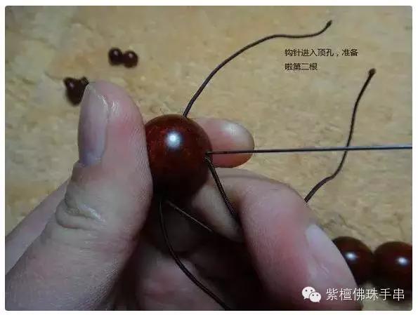 串珠手链怎么打结，佛珠手链打结（有了这个穿珠打结图解）
