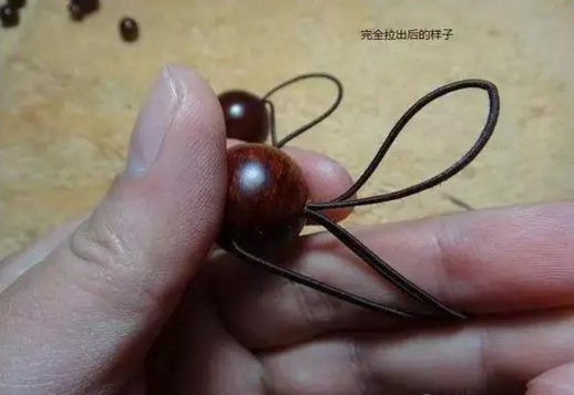 串珠手链怎么打结，佛珠手链打结（有了这个穿珠打结图解）