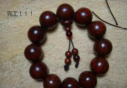 串珠手链怎么打结，佛珠手链打结（有了这个穿珠打结图解）