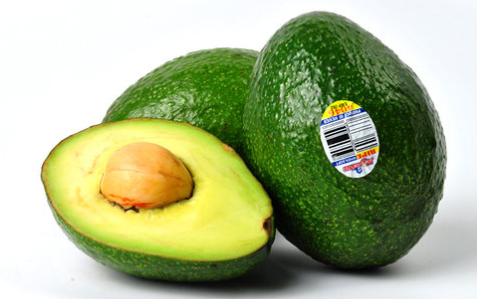 牛油果硬的能吃吗，牛油果买回来硬的能吃吗（牛油果干了还能吃吗）