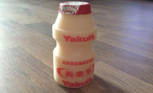 养乐多什么时候喝，养乐多什么时候喝通便（养乐多一天可以喝几瓶）