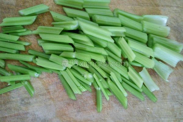 芹菜炒鸡蛋的做法，苦瓜炒蛋的做法步骤视频（鸡蛋炒芹菜）