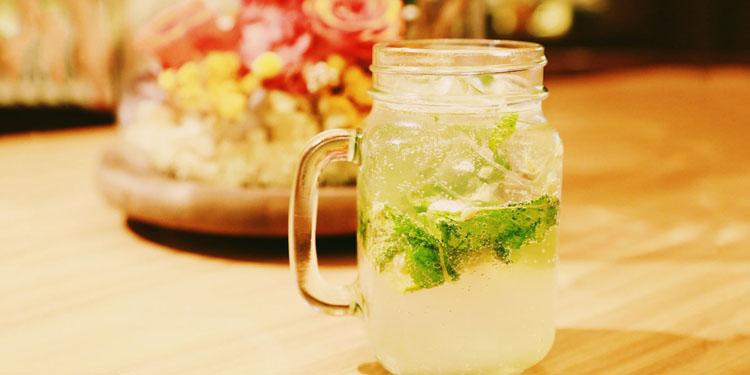 属鼠的和属马的配吗，属鼠与属虎的婚配如何（84男鼠和90女马相配吗）