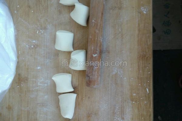 韭菜包家常做法 韭菜包子怎么做，韭菜包家常做法（韭菜包子）