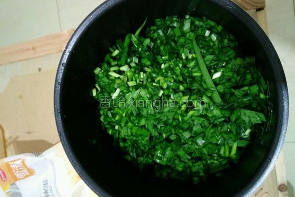 韭菜鸡蛋水煎包，韭菜鸡蛋粉条水煎包怎么做好吃（韭菜鸡蛋粉条水煎包怎么做好吃窍门）