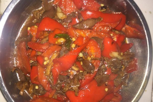 鸡胗怎么炒又嫩好吃，青椒鸡胗需要放酱油吗（辣椒炒鸡胗）