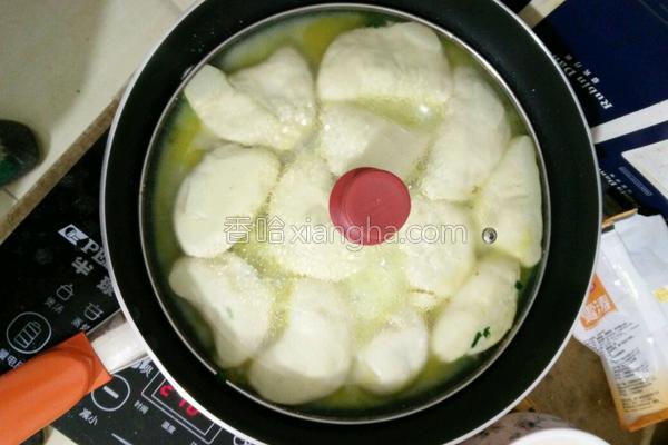 韭菜鸡蛋水煎包，韭菜鸡蛋粉条水煎包怎么做好吃（韭菜鸡蛋粉条水煎包怎么做好吃窍门）