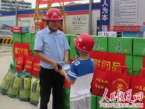 姬鹏飞的儿子，姬德胜死吗?姬鹏飞的儿子（中铁十一局四公司工会“送清凉、送亲情、送关怀”活动走进徐州地铁项目）