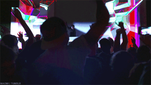 蹦沙卡拉卡是什么歌，歌词蹦沙卡拉卡是什么歌（呼伦贝尔市广播电视台交通频率主播大飞、小辉空降音乐啤酒节）