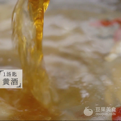 猪蹄炖藕的做法，莲藕炖猪蹄（滋润养颜“贴秋膘”）