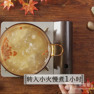 猪蹄炖藕的做法，莲藕炖猪蹄（滋润养颜“贴秋膘”）