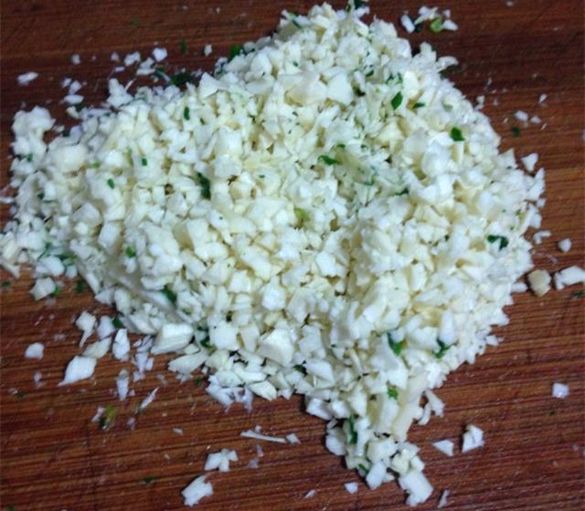 混沌的正确包法，手把手教你包馄饨（皮薄馅大、鲜美诱人）