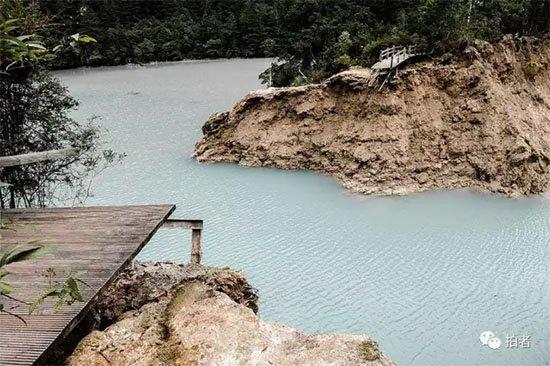 四川九寨沟地震，四川九寨沟地震是什么原因引发的（震后的九寨沟像是被灾难打翻了的“颜料盒”）