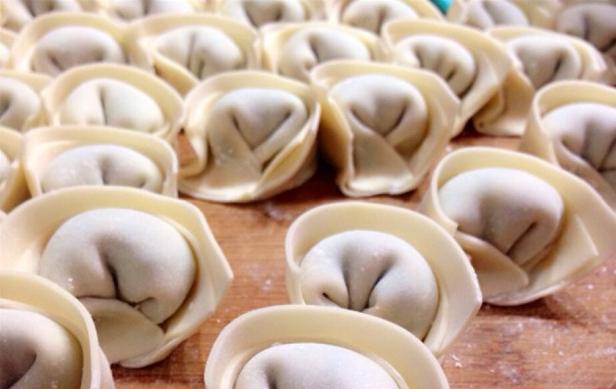 混沌的正确包法，手把手教你包馄饨（皮薄馅大、鲜美诱人）