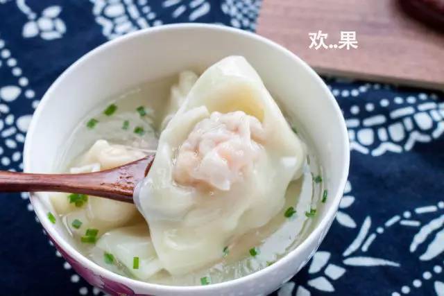 混沌的正确包法，手把手教你包馄饨（皮薄馅大、鲜美诱人）