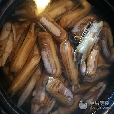 爆炒蛏子的家常做法，蛏子干怎么做好吃又简单（爆炒蛏子的做法）
