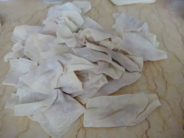 混沌的正确包法，手把手教你包馄饨（皮薄馅大、鲜美诱人）