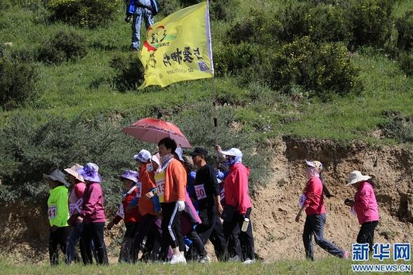 什么的帐篷用词语形容，帐篷的篷词语（祁连露营大会：五彩帐篷如蘑菇）