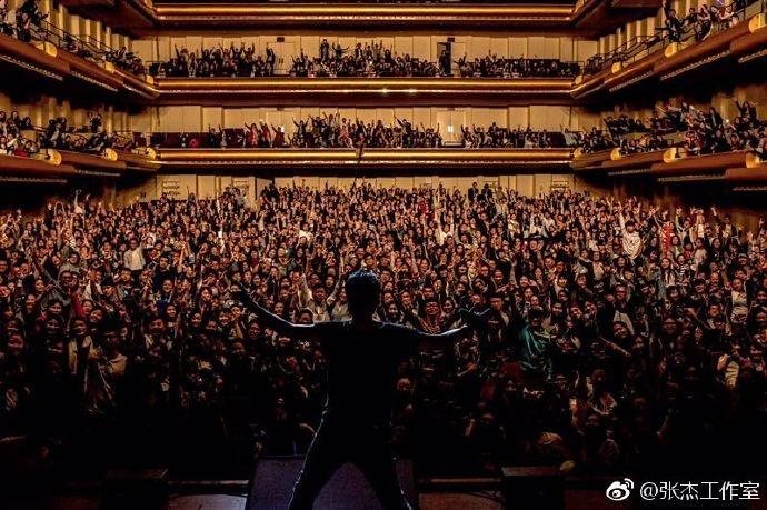 歌手2017张杰唱的歌，张杰唱的歌名单（无声中走向国际化）