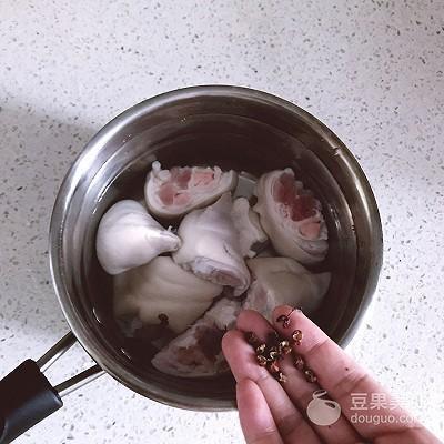 猪蹄炖黄豆好吃又简单，黄豆炖猪蹄的做法