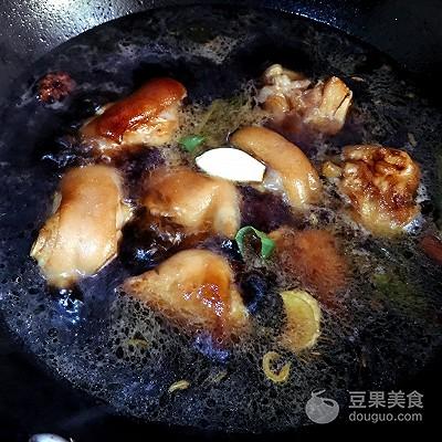 猪蹄炖黄豆好吃又简单，黄豆炖猪蹄的做法