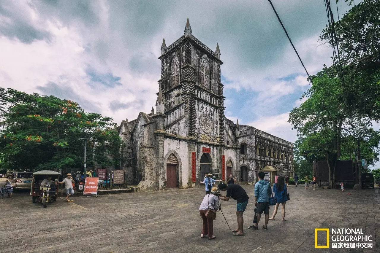 涠洲岛在哪个城市，北海涠洲岛在哪里（中国版的马尔代夫让整个苦夏都变甜了）