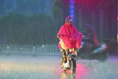 中国平安车险电话95512还是95511，车险打95511还是95512（再来两场雨，今年彻底凉快了）