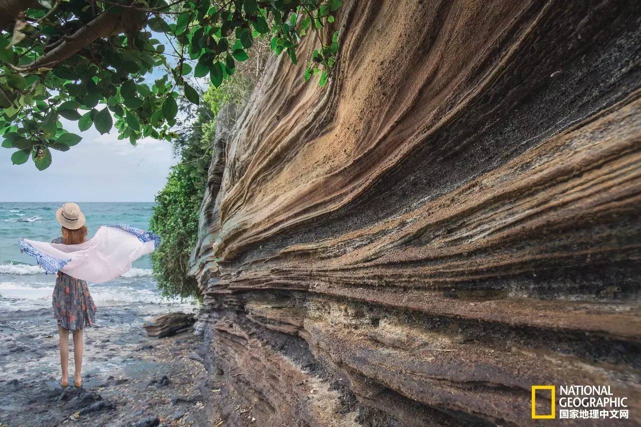 涠洲岛在哪个城市，北海涠洲岛在哪里（中国版的马尔代夫让整个苦夏都变甜了）